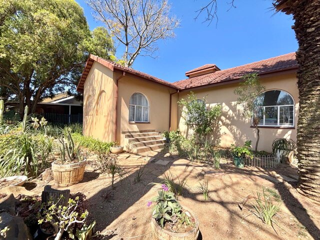 <!--[if BLOCK]><![endif]--> 489  Windsor road , Garsfontein, Pretoria <!--[if ENDBLOCK]><![endif]-->